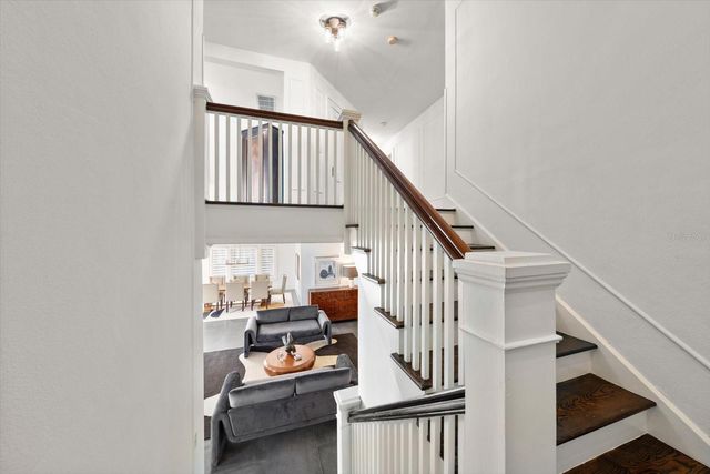 2050 COFFEE POT BOULEVARD NE, St Petersburg, FL 33704