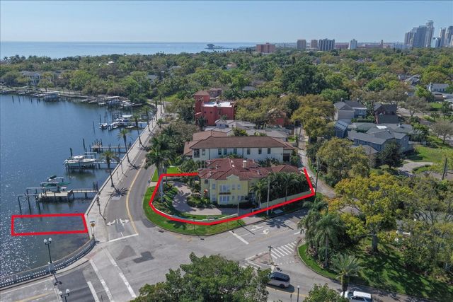 2050 COFFEE POT BOULEVARD NE, St Petersburg, FL 33704