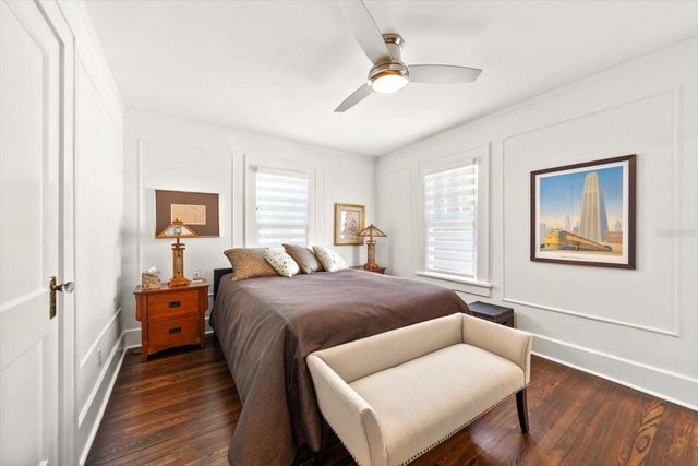 2050 COFFEE POT BOULEVARD NE, St Petersburg, FL 33704