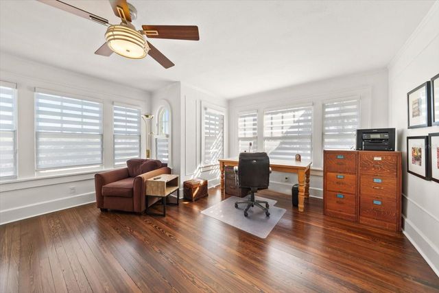 2050 COFFEE POT BOULEVARD NE, St Petersburg, FL 33704