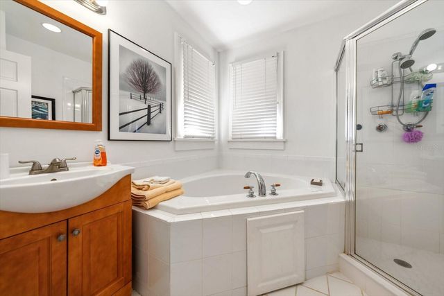 2050 COFFEE POT BOULEVARD NE, St Petersburg, FL 33704