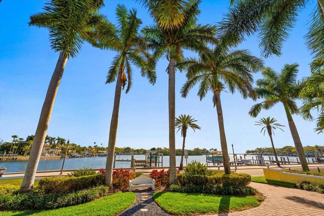 2050 COFFEE POT BOULEVARD NE, St Petersburg, FL 33704