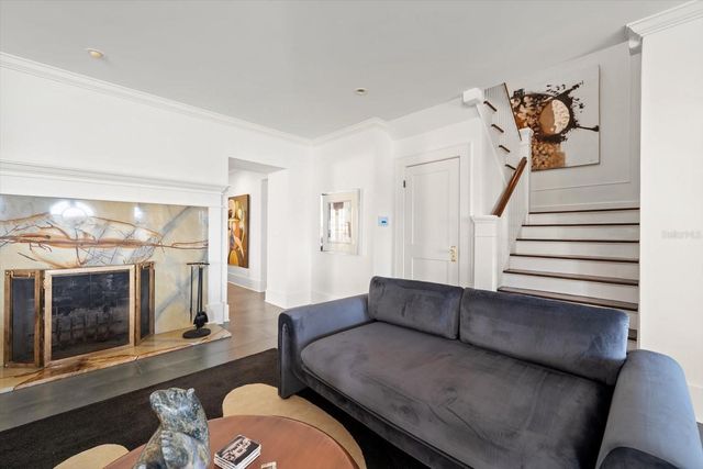 2050 COFFEE POT BOULEVARD NE, St Petersburg, FL 33704