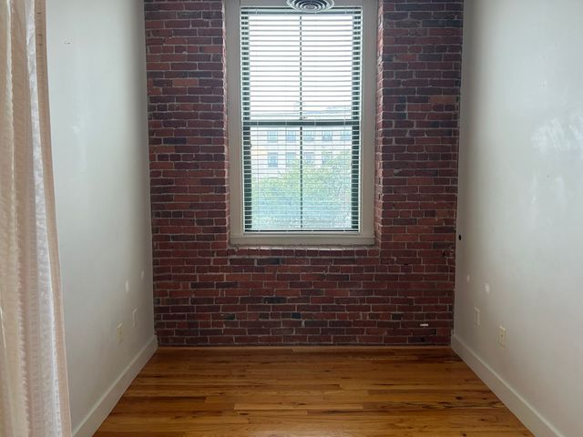 589 Essex St 202, Lynn, MA 01901