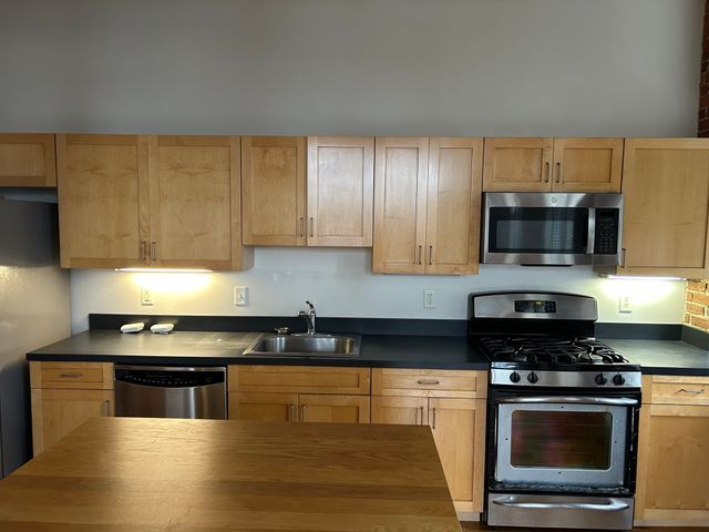 589 Essex St 202, Lynn, MA 01901