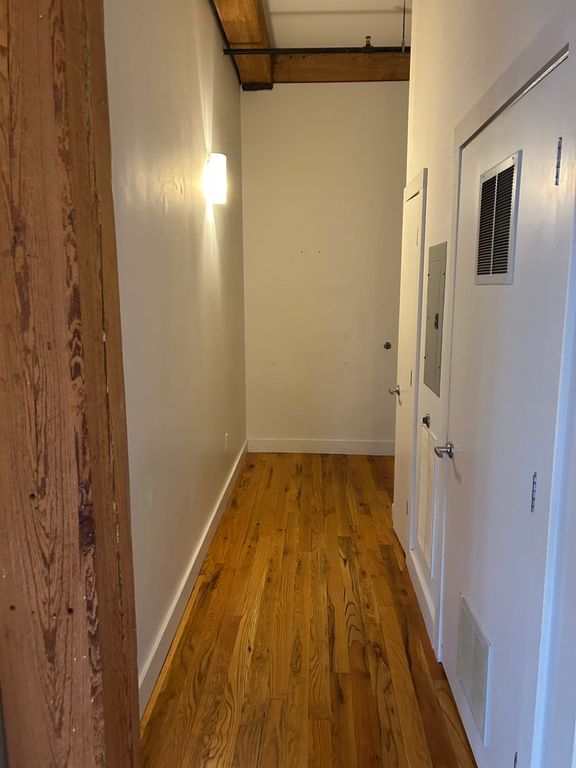 589 Essex St 202, Lynn, MA 01901