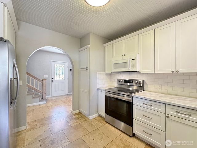 615 W 12th Street, Port Angeles, WA 98362