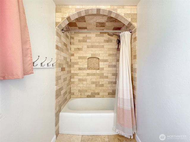 615 W 12th Street, Port Angeles, WA 98362