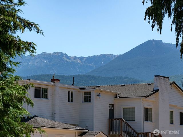 615 W 12th Street, Port Angeles, WA 98362