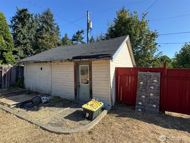 615 W 12th Street, Port Angeles, WA 98362