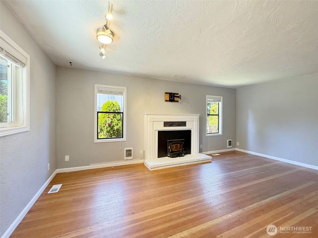 615 W 12th Street, Port Angeles, WA 98362