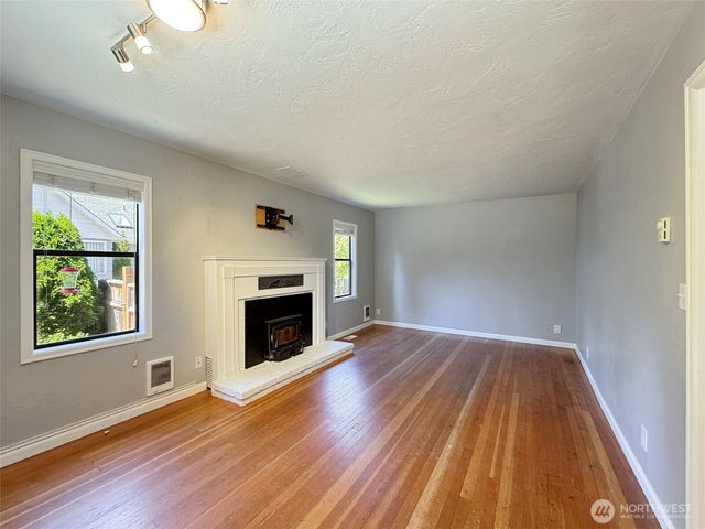 615 W 12th Street, Port Angeles, WA 98362