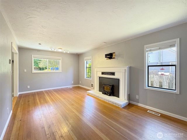 615 W 12th Street, Port Angeles, WA 98362