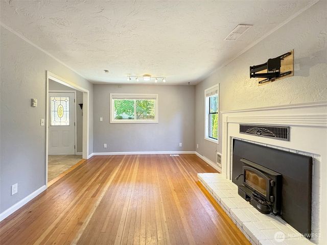 615 W 12th Street, Port Angeles, WA 98362