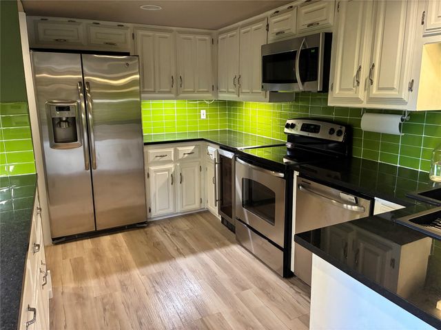 3125 Golden Oak Court, Farmers Branch, TX 75234