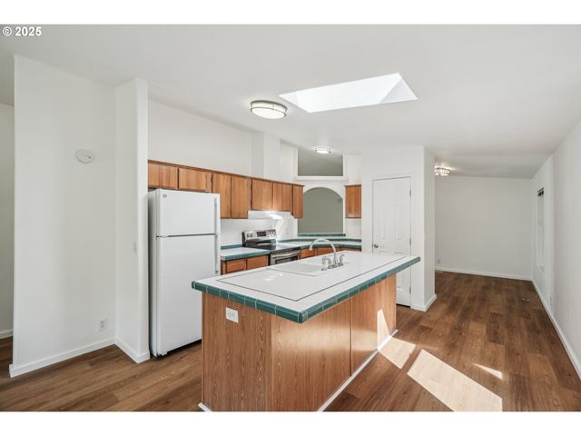 17978 S GRANT Dr, Oregon City, OR 97045