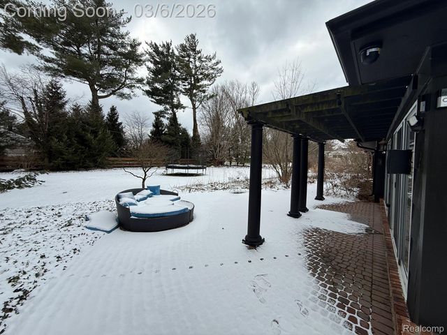 5761 Snowshoe Circle, Bloomfield Hills, MI 48301