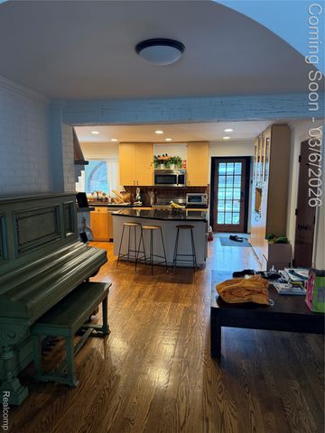 5761 Snowshoe Circle, Bloomfield Hills, MI 48301