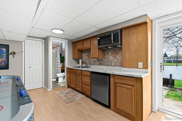 1425 Shankin Drive, Wolverine Lake, MI 48390
