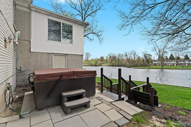 1425 Shankin Drive, Wolverine Lake, MI 48390