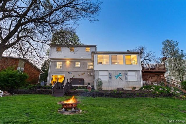 1425 Shankin Drive, Wolverine Lake, MI 48390