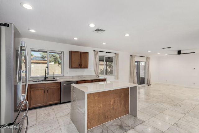 4140 W ANDERSON Drive, Glendale, AZ 85308