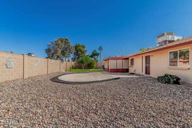 4140 W ANDERSON Drive, Glendale, AZ 85308