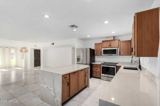 4140 W ANDERSON Drive, Glendale, AZ 85308