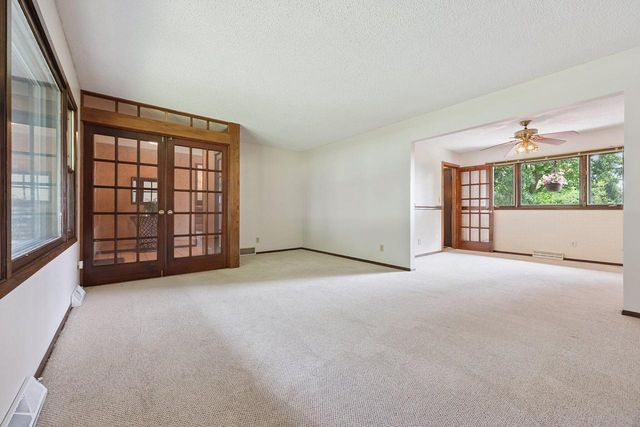 2839 Coventry LANE, Waukesha, WI 53188