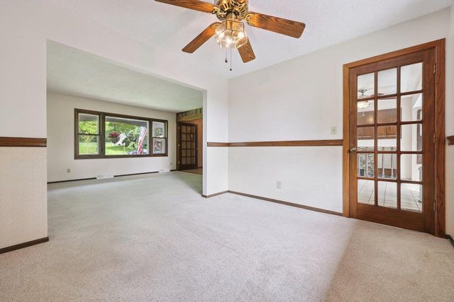 2839 Coventry LANE, Waukesha, WI 53188