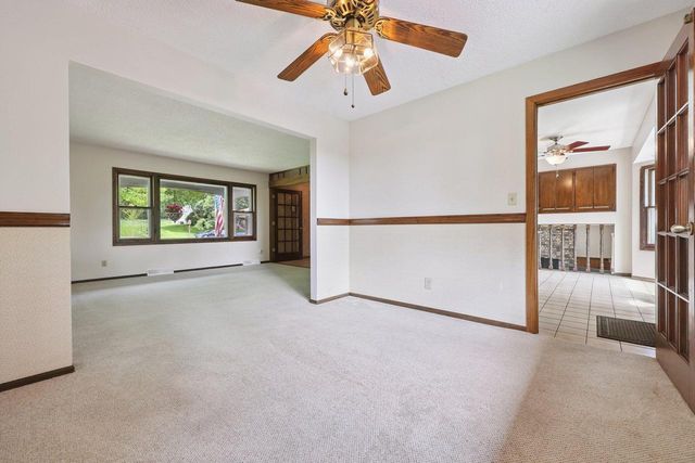 2839 Coventry LANE, Waukesha, WI 53188