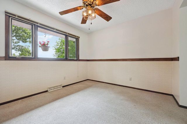 2839 Coventry LANE, Waukesha, WI 53188