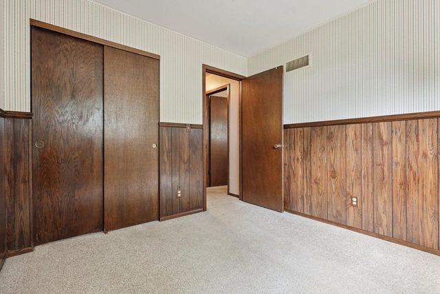 2839 Coventry LANE, Waukesha, WI 53188