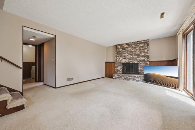 2839 Coventry LANE, Waukesha, WI 53188