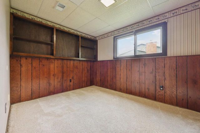 2839 Coventry LANE, Waukesha, WI 53188
