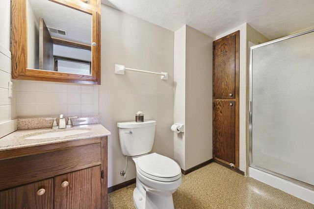 2839 Coventry LANE, Waukesha, WI 53188