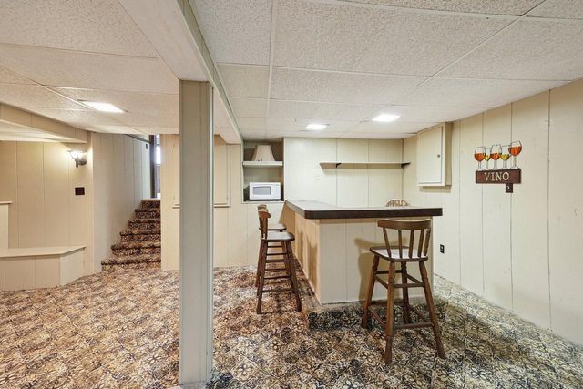 2839 Coventry LANE, Waukesha, WI 53188