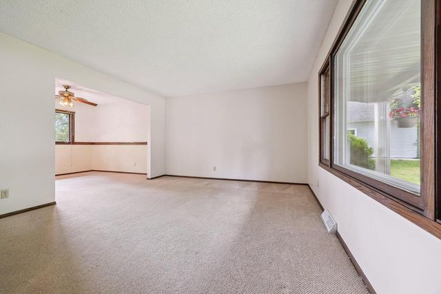 2839 Coventry LANE, Waukesha, WI 53188
