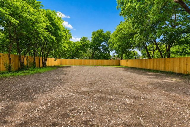 2223 Fordham Road, Dallas, TX 75216