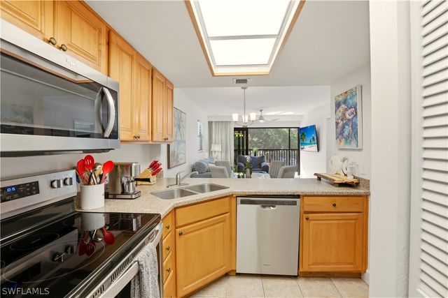 600 Neapolitan WAY 254, Naples, FL 34103