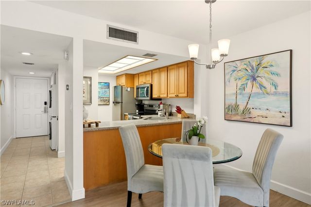 600 Neapolitan WAY 254, Naples, FL 34103