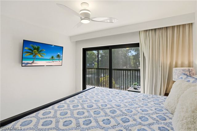 600 Neapolitan WAY 254, Naples, FL 34103