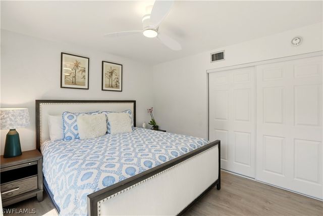 600 Neapolitan WAY 254, Naples, FL 34103