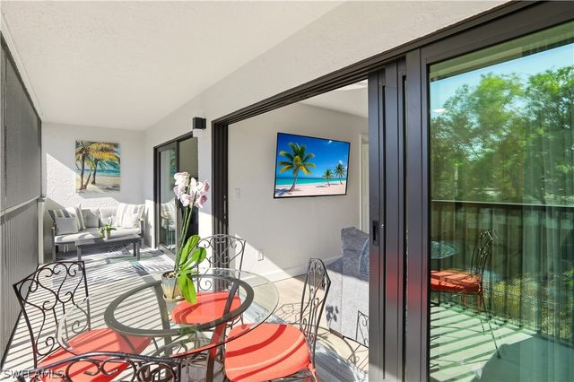 600 Neapolitan WAY 254, Naples, FL 34103