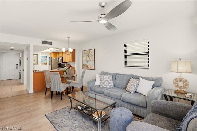 600 Neapolitan WAY 254, Naples, FL 34103