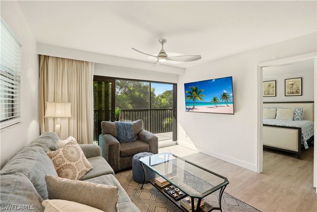 600 Neapolitan WAY 254, Naples, FL 34103