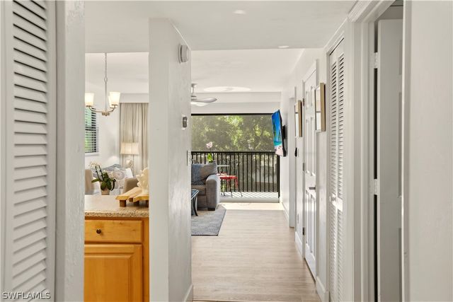 600 Neapolitan WAY 254, Naples, FL 34103