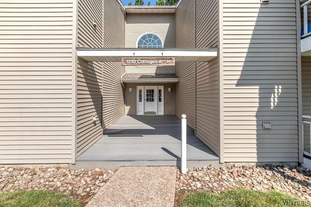 1210 Youngs Road G, Amherst, NY 14221