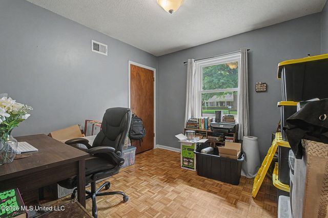 8351 Whitehead Drive, Southaven, MS 38671