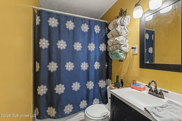 8351 Whitehead Drive, Southaven, MS 38671